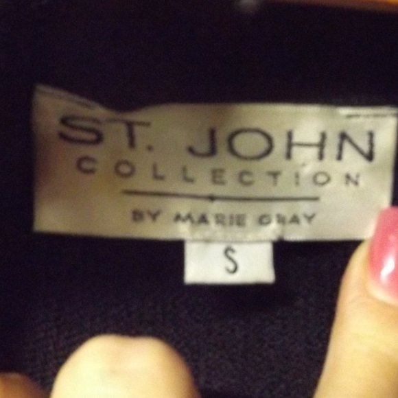 SMALL, PULLOVER NAVY SWEATER WITH RED AND A GOLD CREST ON THE FRONT - Picture 2 of 4